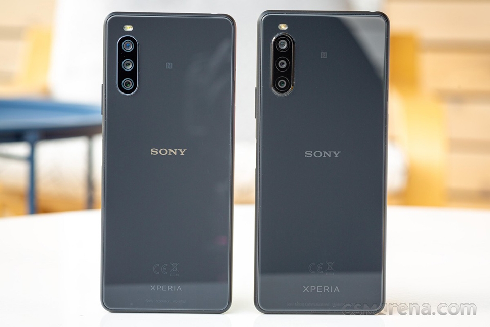 Mặt lưng Sony Xperia 10 III và Sony Xperia 10 II
