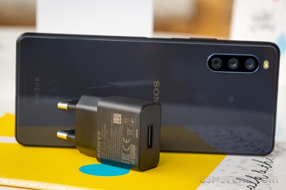 Sony Xperia 10 III có sạc nhanh