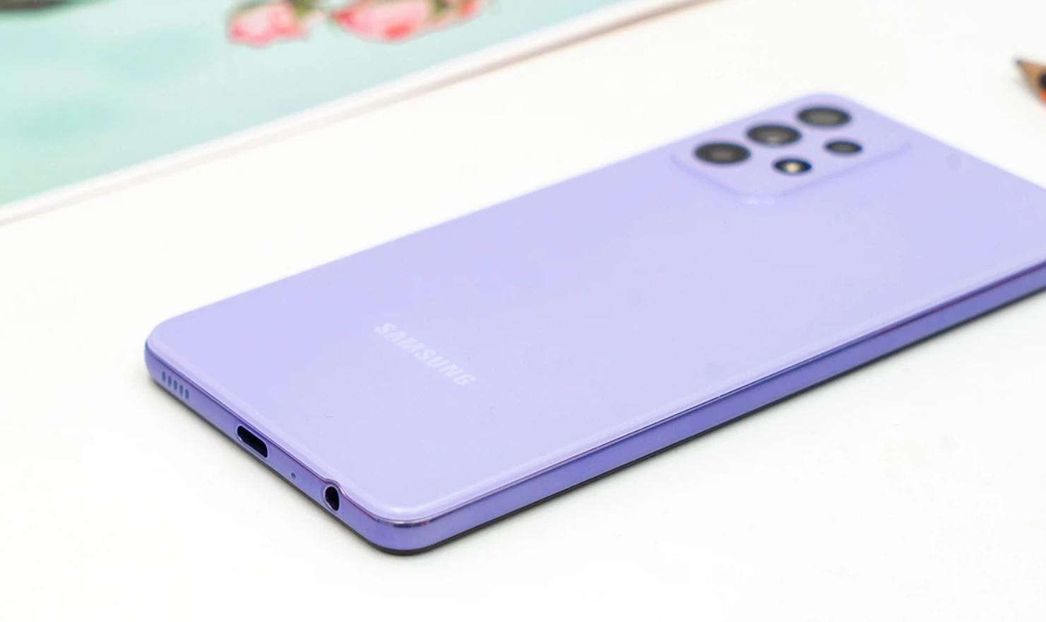 Chiếc smartphone của mọi nhà gọi tên Samsung Galaxy A52 2