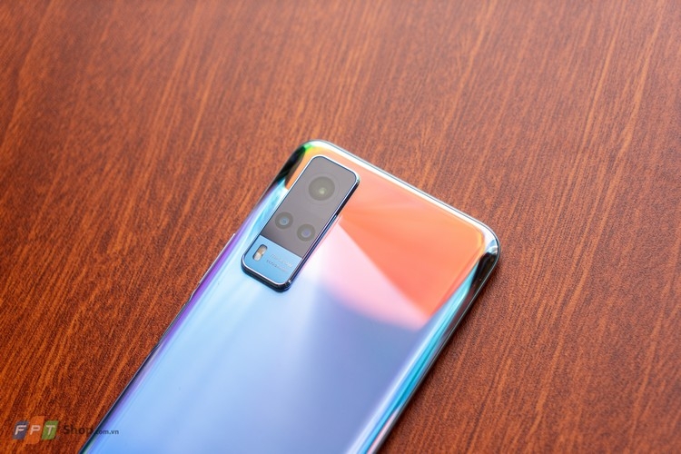 Cụm 3 camera 64MP chất lượng