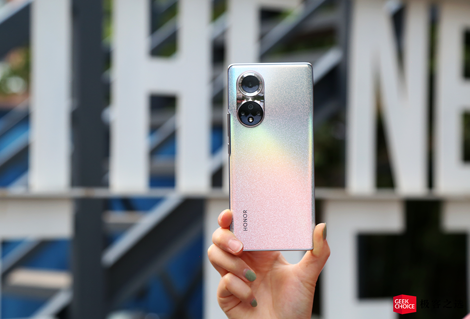 Mặt sau của Honor 50 Pro