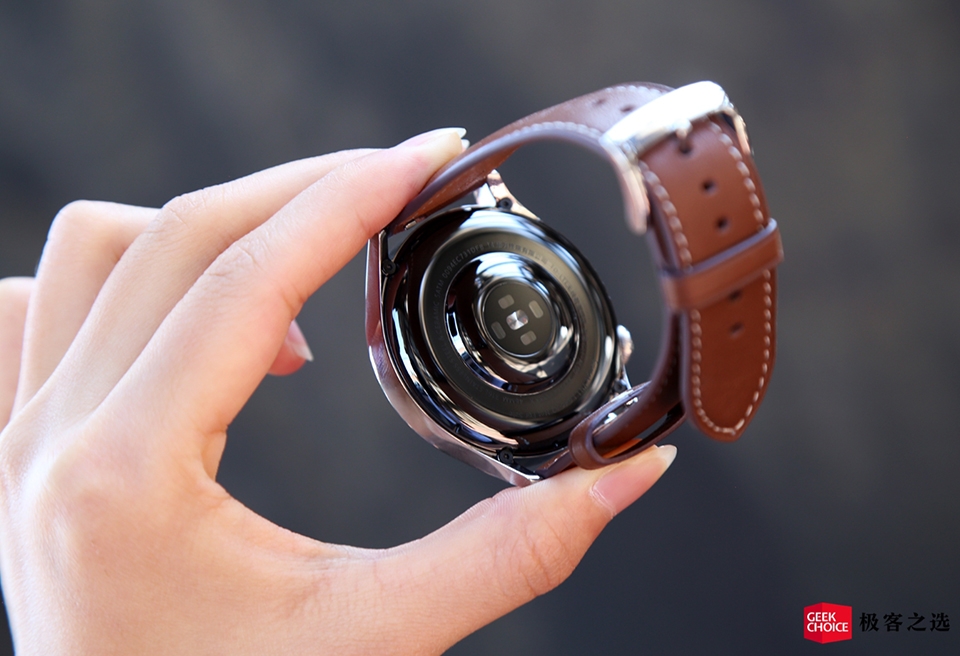 Huawei Watch 3 (ảnh 1) Huawei Watch 3 (ảnh 1)