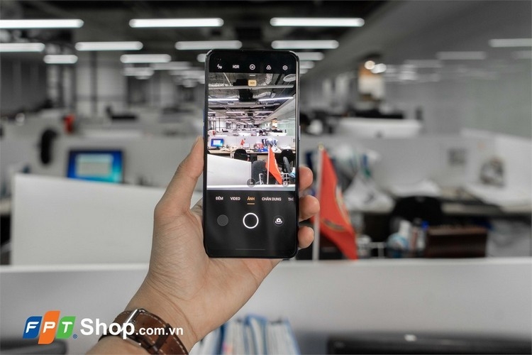 Cụm 3 camera OPPO A74 cũng có chất lượng không thua kém