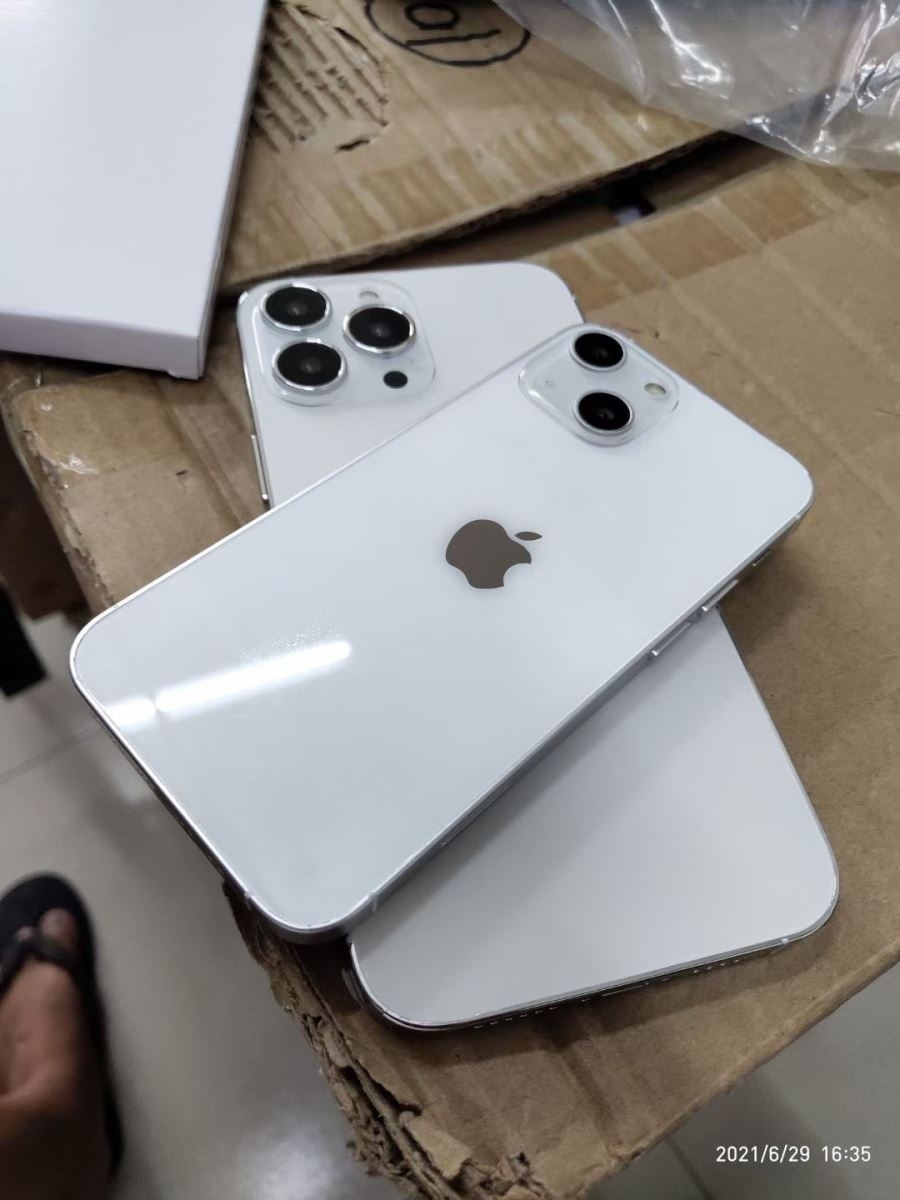 Mô hình iPhone 13 (ảnh 3)