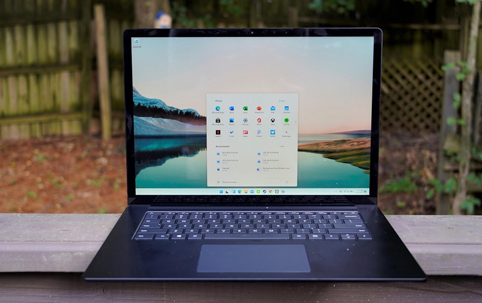 Taskbar trên Windows 11