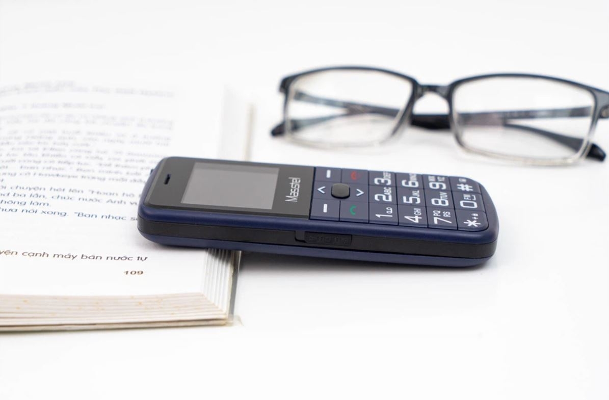 Trải nghiệm giá trị gia đình trên dòng điện thoại Masstel FAMI 4