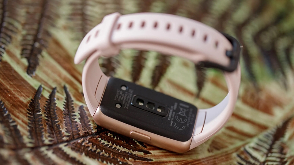 Huawei Band 6 có rất nhiều cảm biến tích hợp