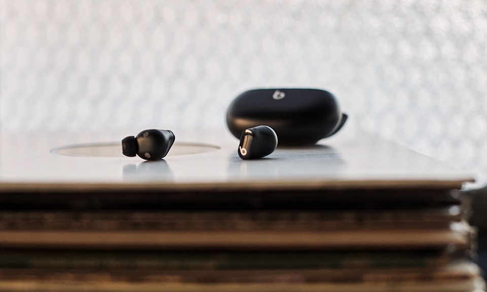 So sánh AirPods và Beats Studi Buds (ảnh 3)
