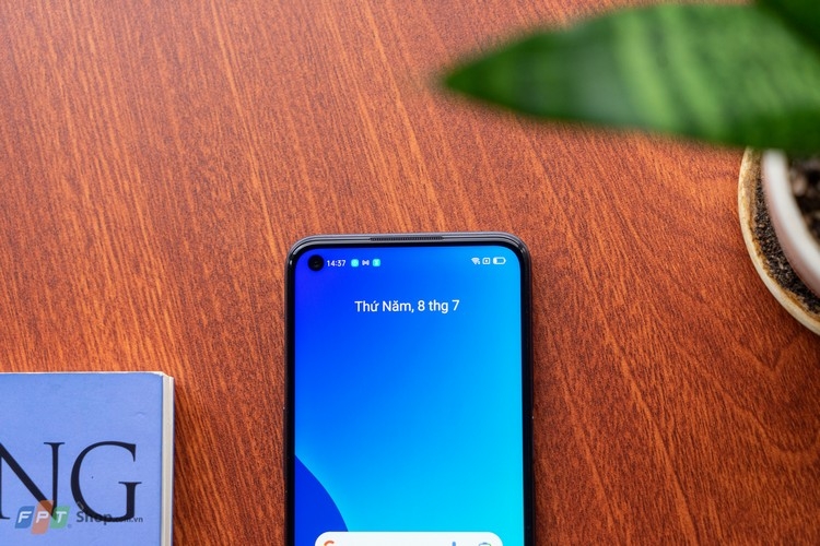 Camera selfie 16MP đẹp trên realme 8 5G
