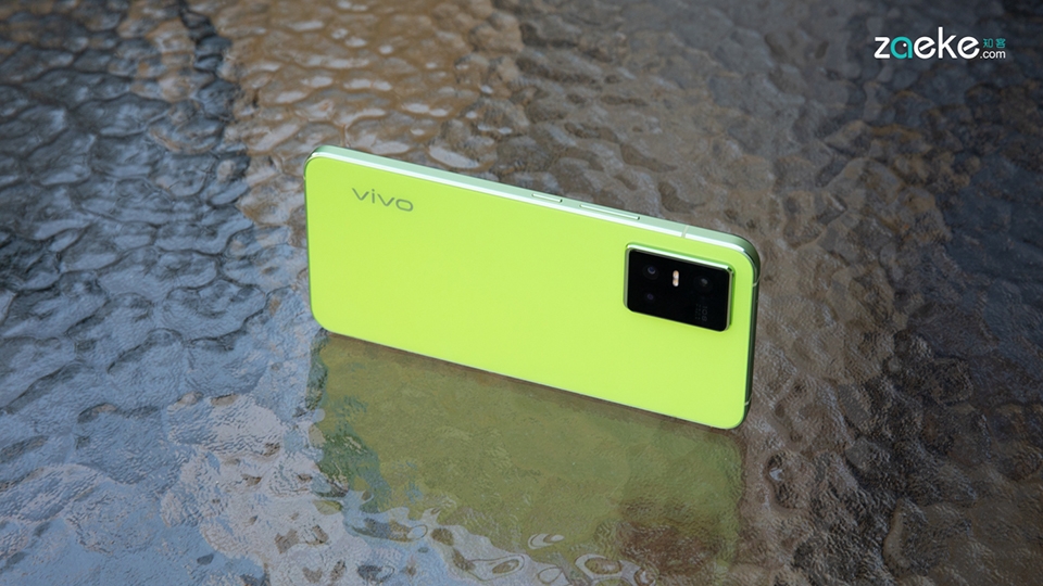 Tổng thể máy được tối ưu tuyệt vời để đạt được trải nghiệm mỏng, nhẹ đúng nghĩa Tổng thể máy được tối ưu tuyệt vời để đạt được trải nghiệm mỏng, nhẹ đúng nghĩa