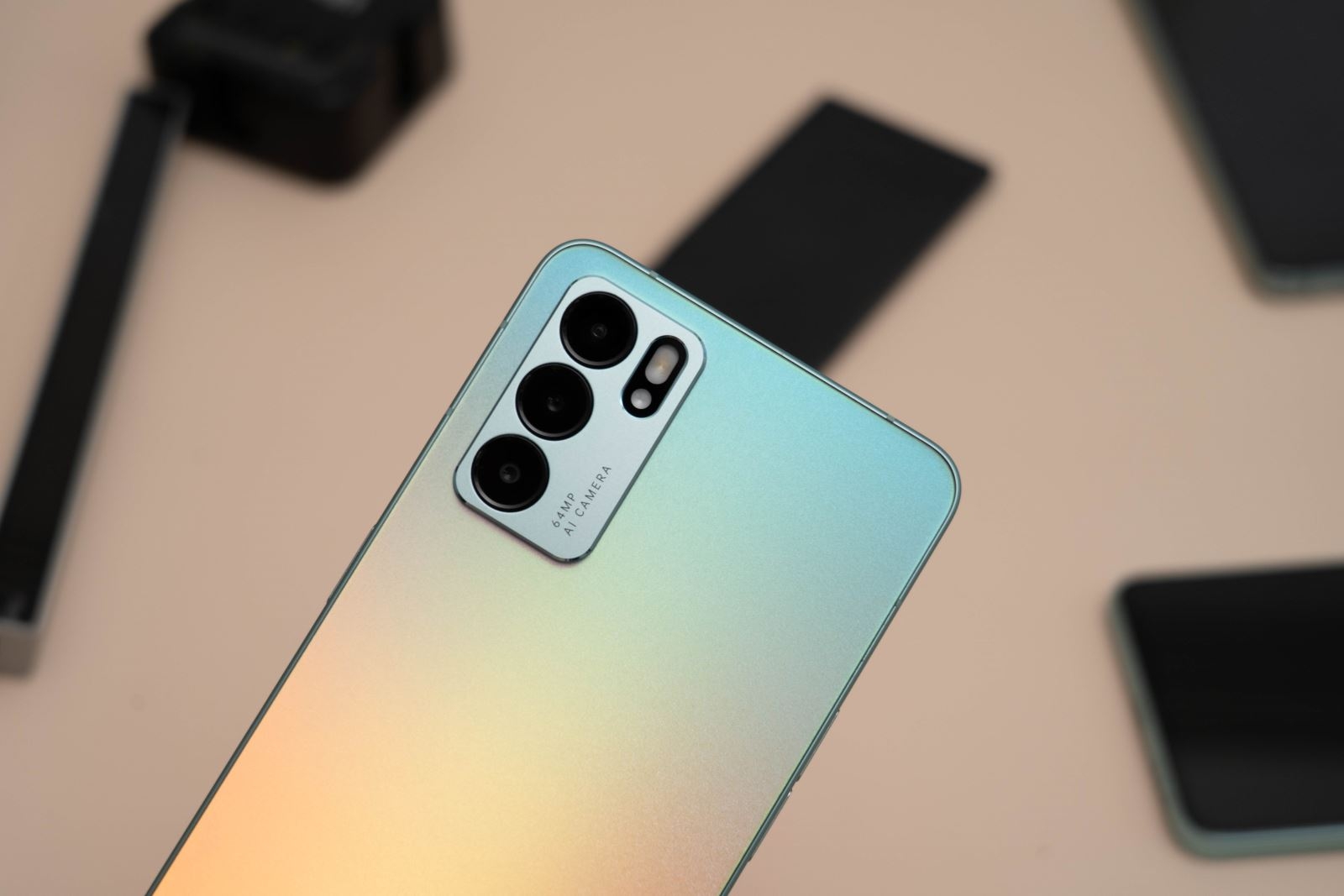 OPPO Reno6 