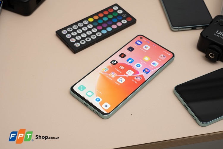 Trên tay OPPO Reno6 5G
