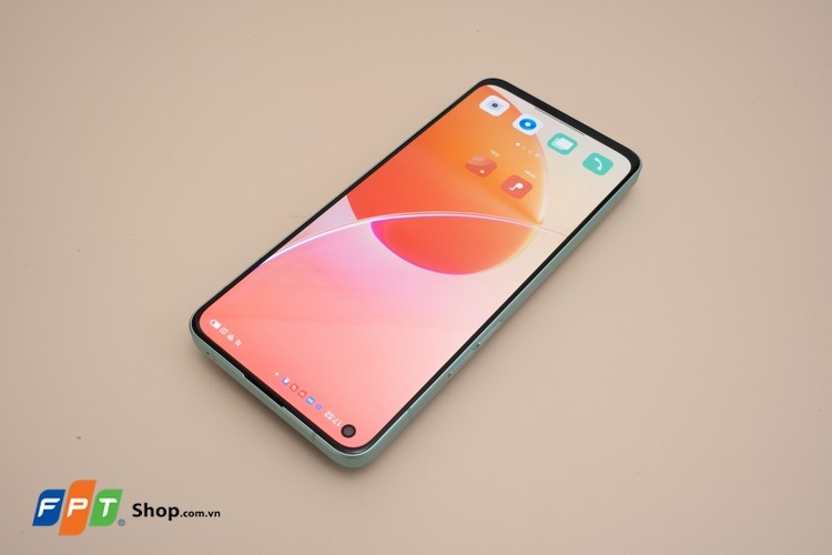 Trên tay OPPO Reno6 5G