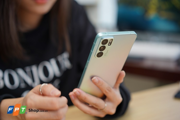 Trên tay OPPO Reno6 5G