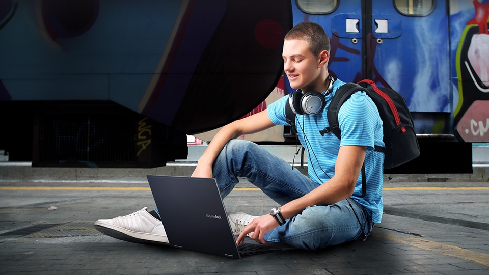 ASUS VivoBook Flip TM420IA