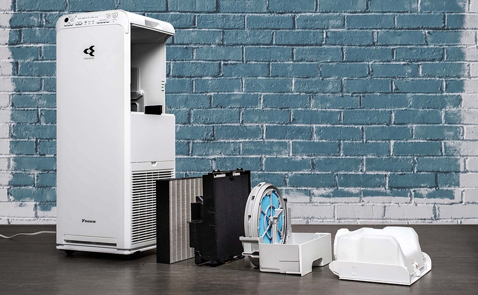 Việc thay thế bộ lọc là khá đơn giản nhưng điều quan trọng nhất là bạn cần phải tìm mua đúng loại bộ lọc cho máy lọc không khí