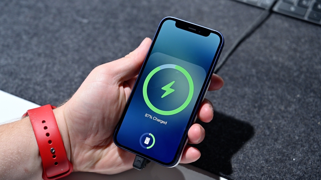 Trên tay MagSafe Battery Pack‌ 04