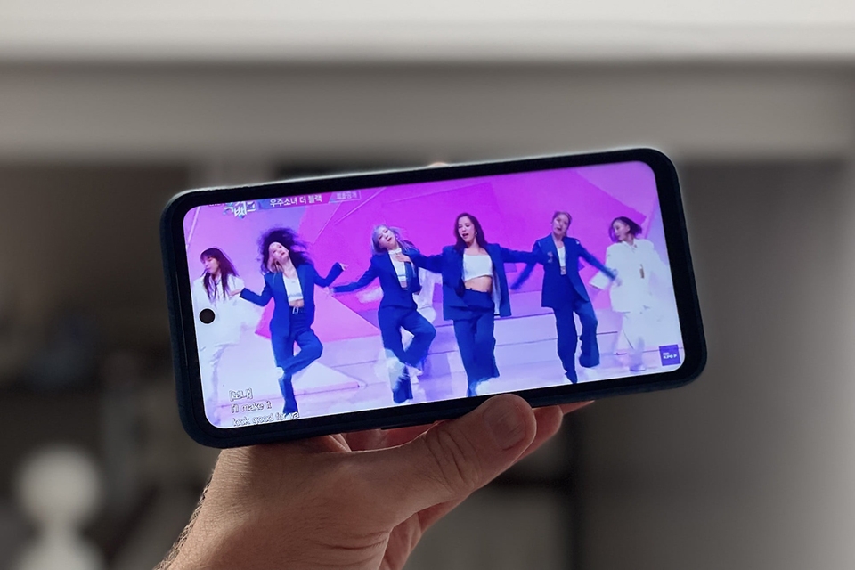 Màn hình trên Nokia XR20