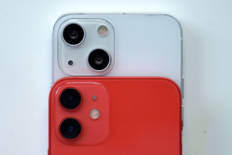 So sánh thiết kế iPhone 13 mini và iPhone 12 mini