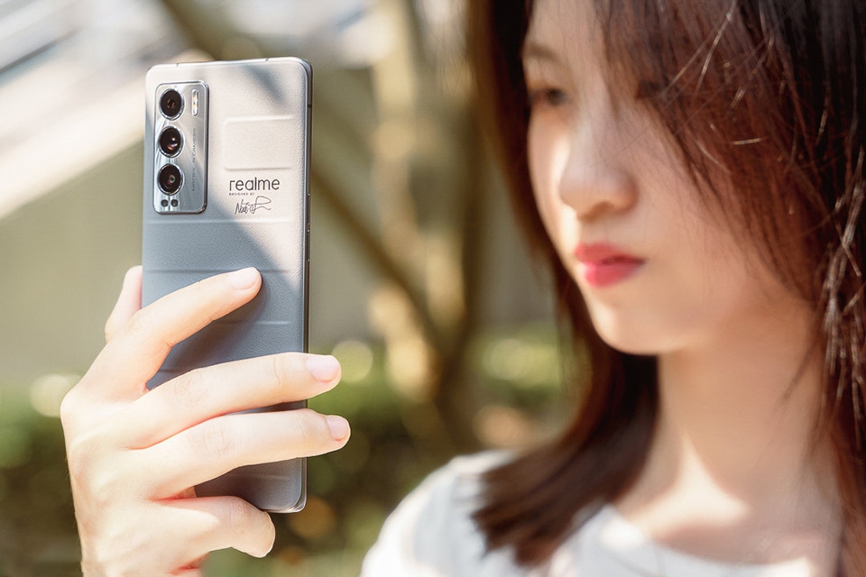 Realme GT Master Edition (ảnh 1) Realme GT Master Edition (ảnh 1)
