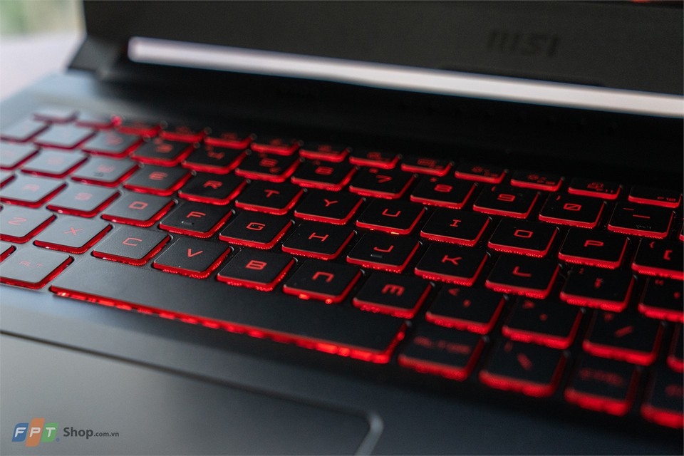Trên tay laptop chơi game MSI Bravo 15 B5DD mới 2021