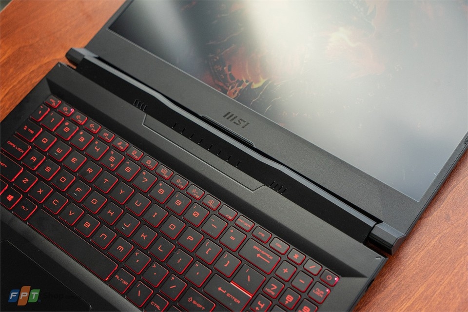 Trên tay laptop chơi game MSI Bravo 15 B5DD mới 2021