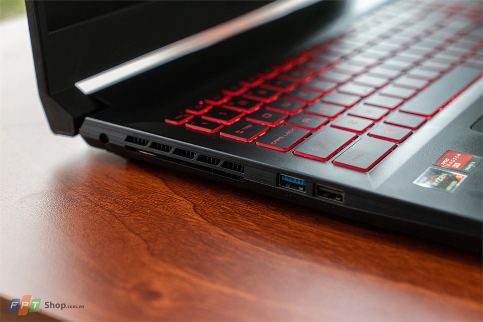 Trên tay laptop chơi game MSI Bravo 15 B5DD mới 2021