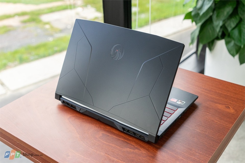 Trên tay laptop chơi game MSI Bravo 15 B5DD mới 2021