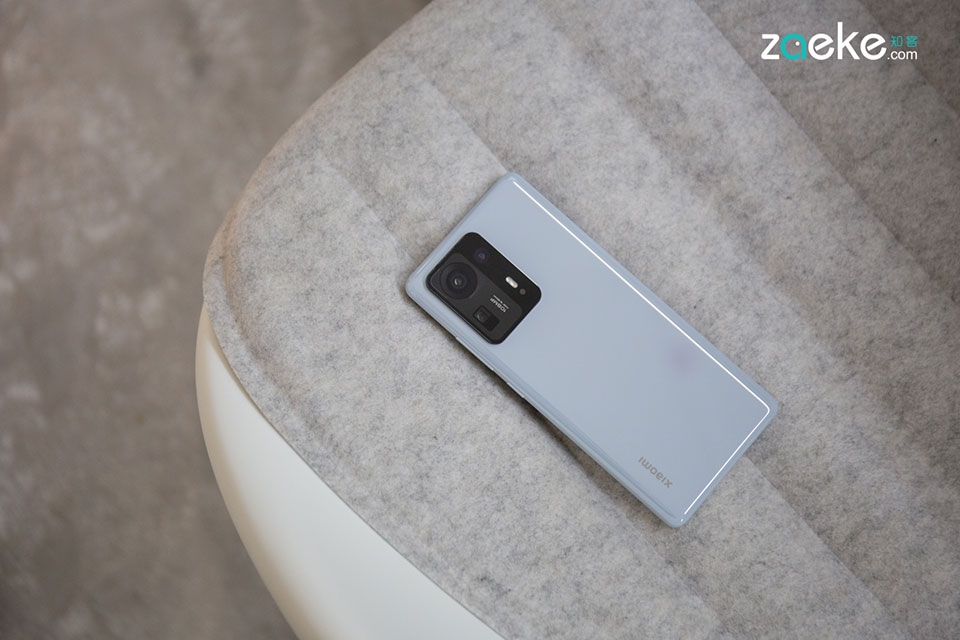 Xiaomi Mi Mix 4 có thiết kế ăng ten độc đáo