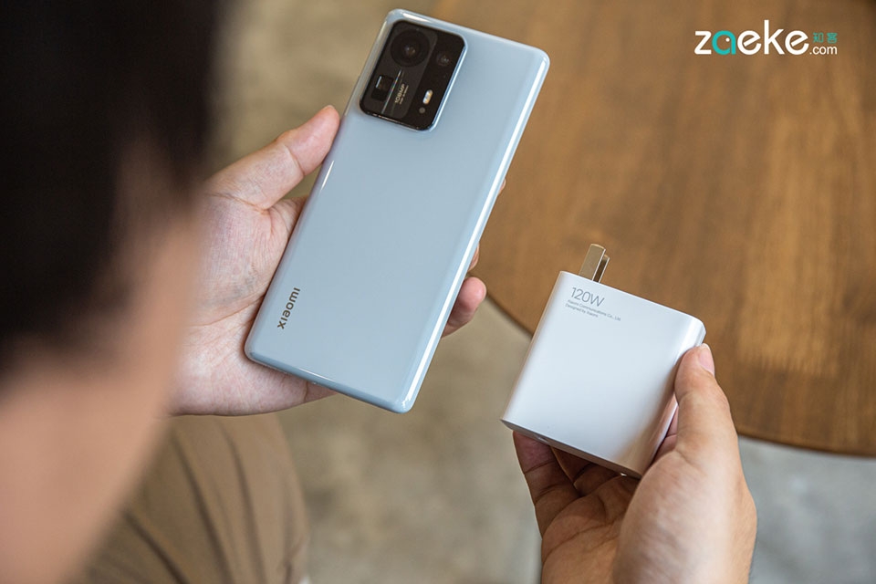 Xiaomi Mi Mix 4 có sạc nhanh 120W