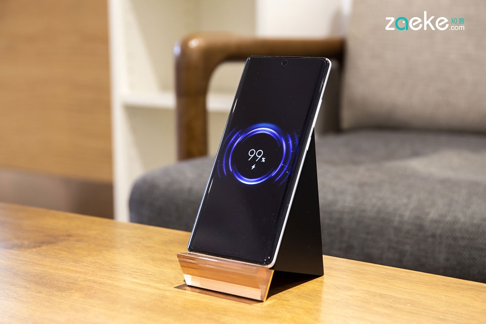 Xiaomi Mi Mix 4 hỗ trợ sạc không dây 100W