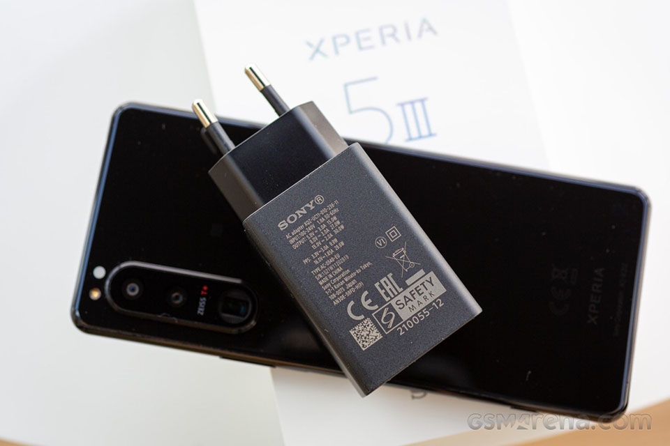 Sony Xperia 5 III có sạc nhanh 30W Sony Xperia 5 III có sạc nhanh 30W
