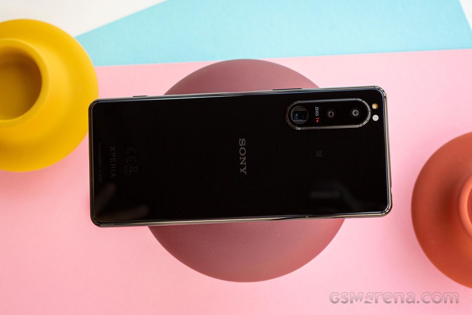 Sony Xperia 5 III vẫn còn khá đắt ở thời điểm hiện tại Sony Xperia 5 III vẫn còn khá đắt ở thời điểm hiện tại