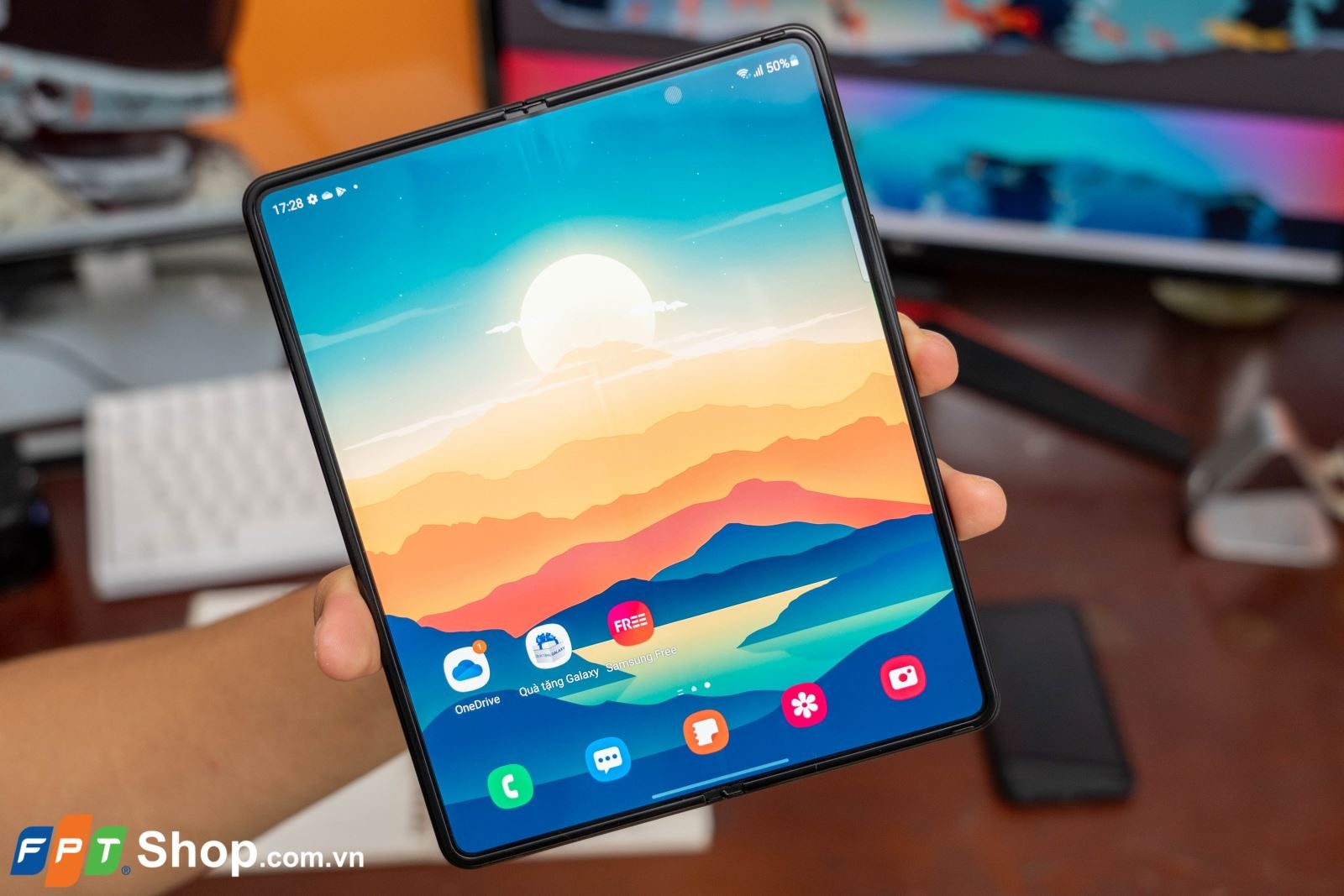 Trên tay Samsung Galaxy Z Fold3 5G: Trải nghiệm màn hình hoàn hảo