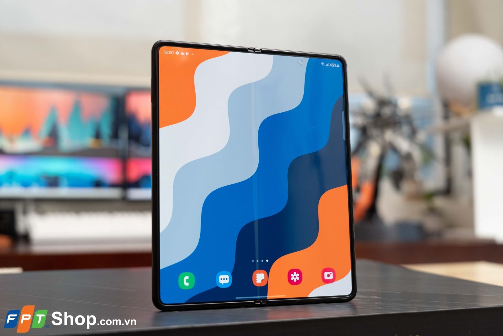 Trên tay Samsung Galaxy Z Fold3 5G: Trải nghiệm màn hình hoàn hảo