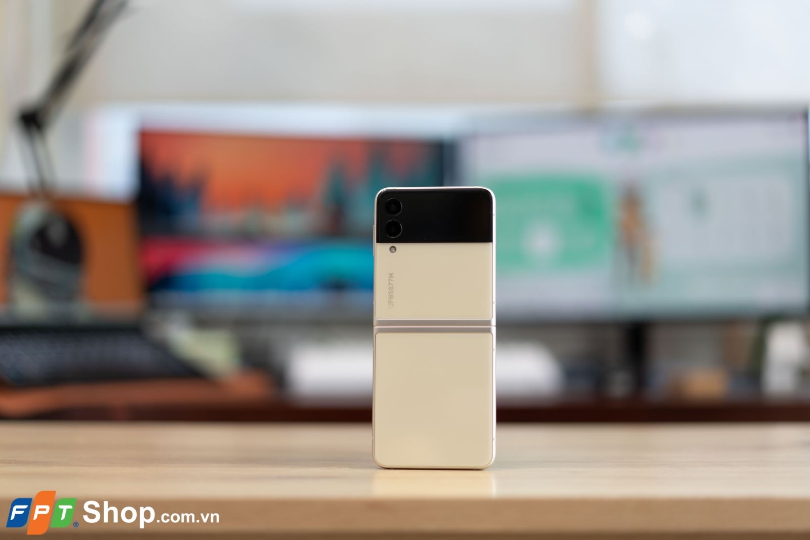Trên tay Samsung Galaxy Z Flip3 5G