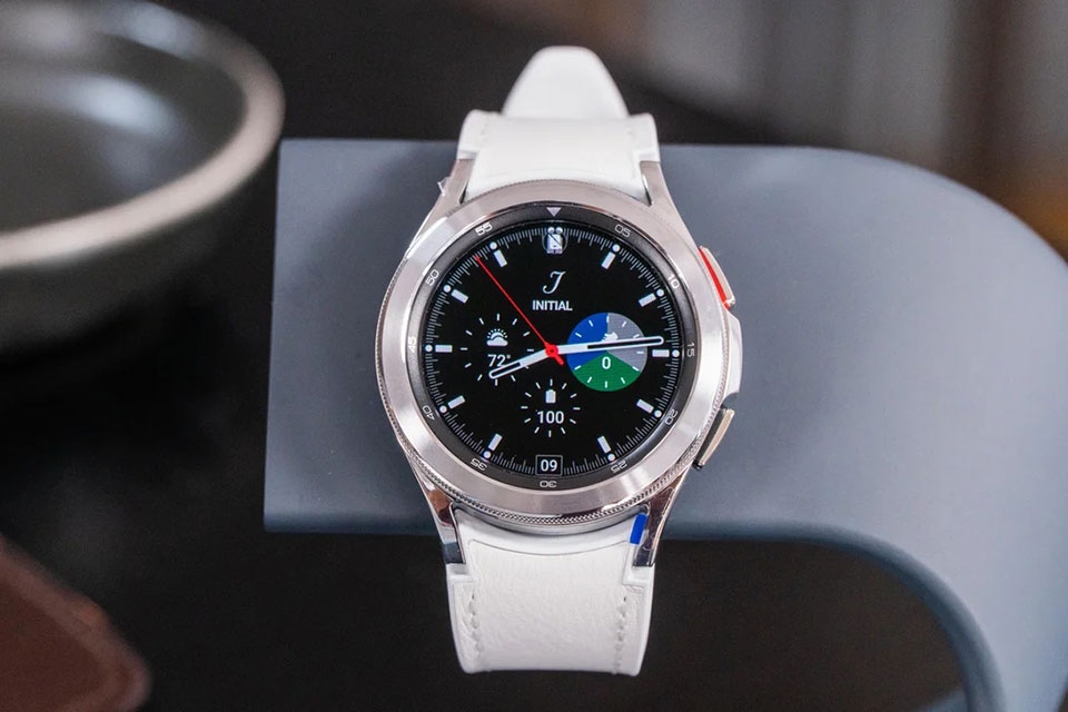 Samsung Galaxy Watch 4 Classic dễ sử dụng