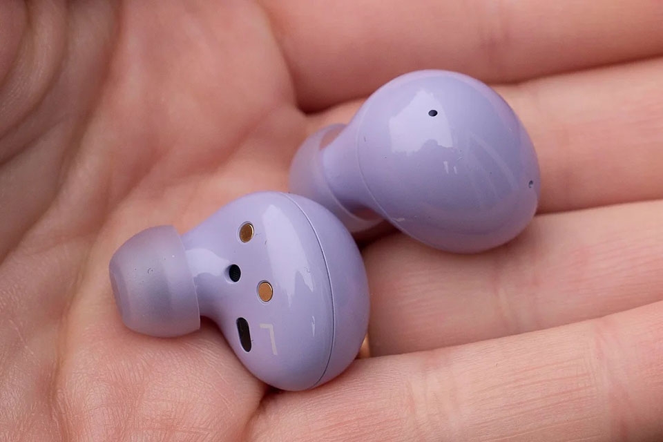 Samsung Galaxy Buds 2 sử dụng các điều khiển cảm ứng