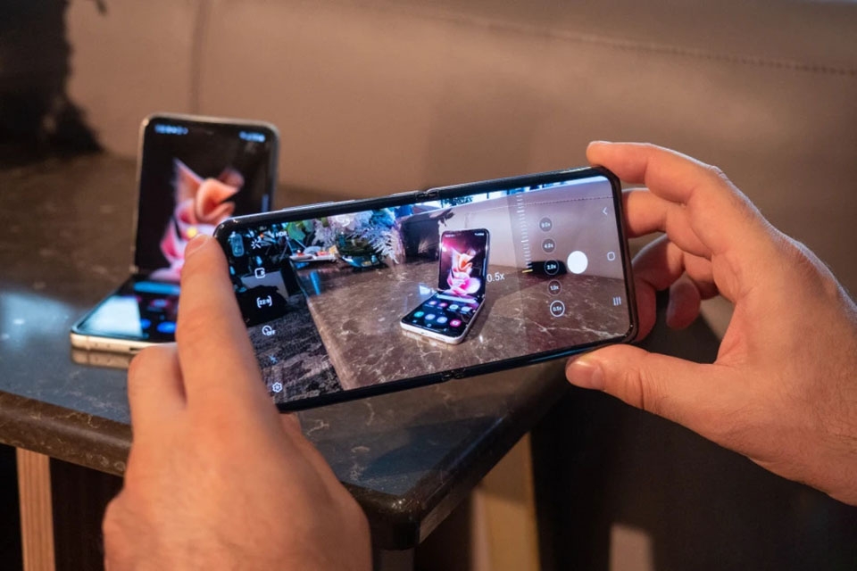 So sánh Galaxy Z Flip3 5G và Galaxy Z Flip 5G (ảnh 6)