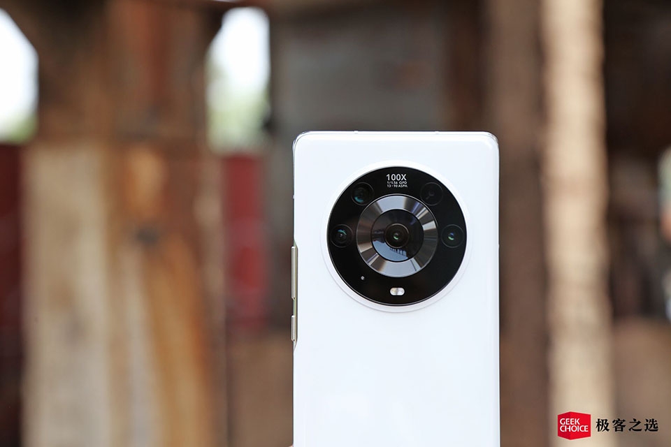 Mặt sau Honor Magic 3 Pro có camera tròn độc đáo