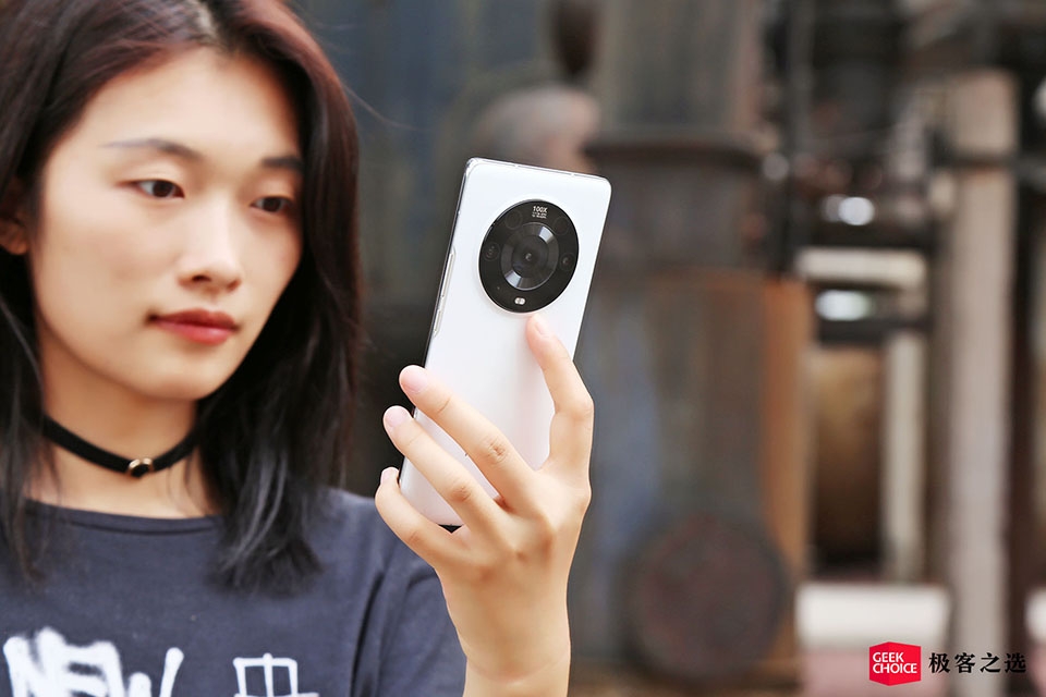Honor Magic 3 Pro chạy giao diện tùy chỉnh của hãng