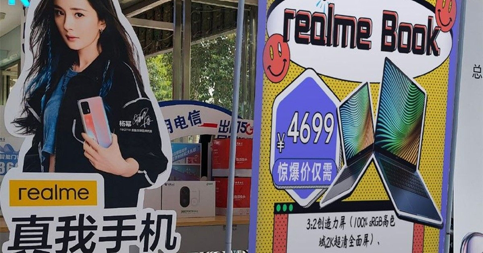 Realme Book Slim lộ poster