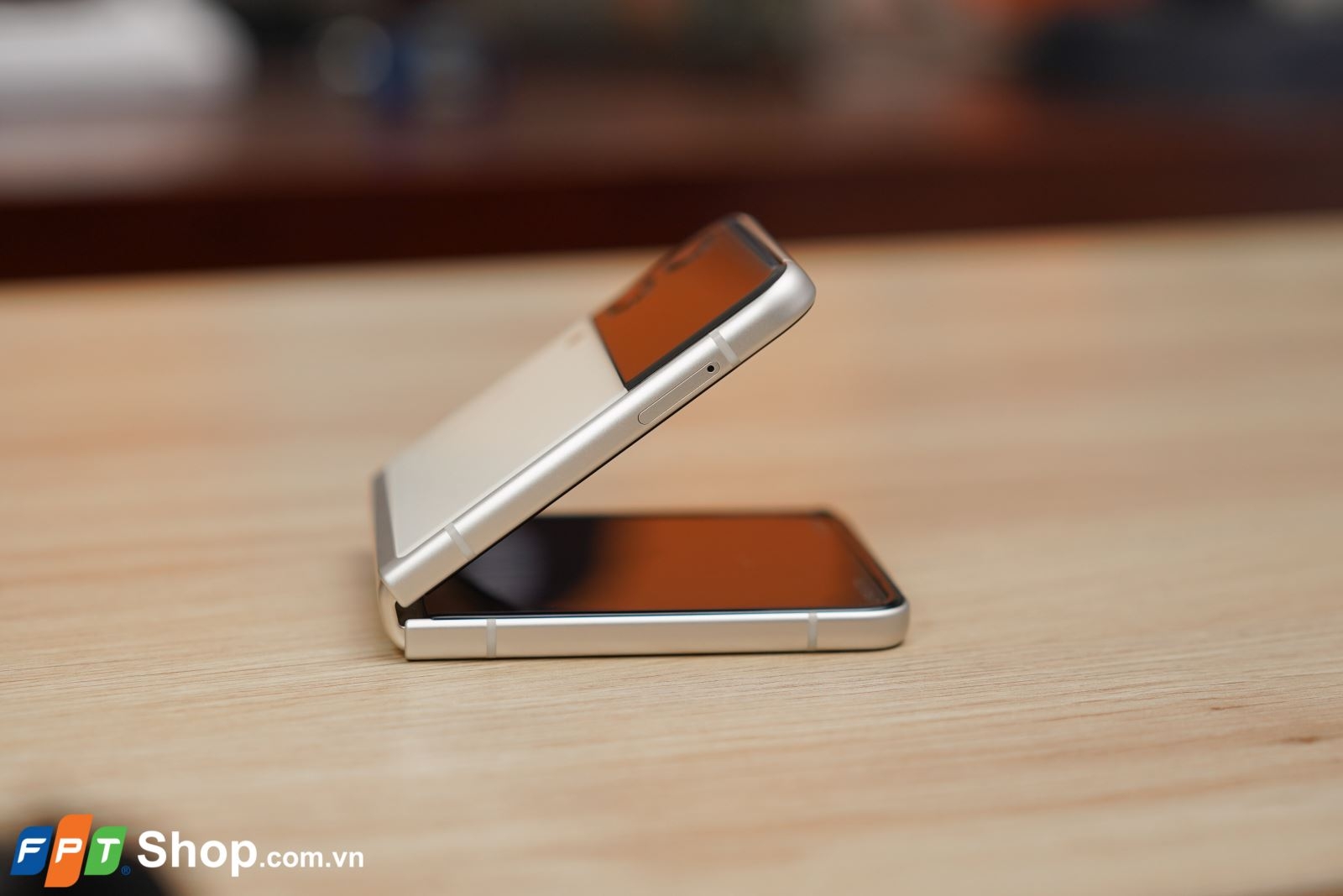 Chiếc smartphone "hot" nhất hiện tại gọi tên Samsung Galaxy Z Flip3