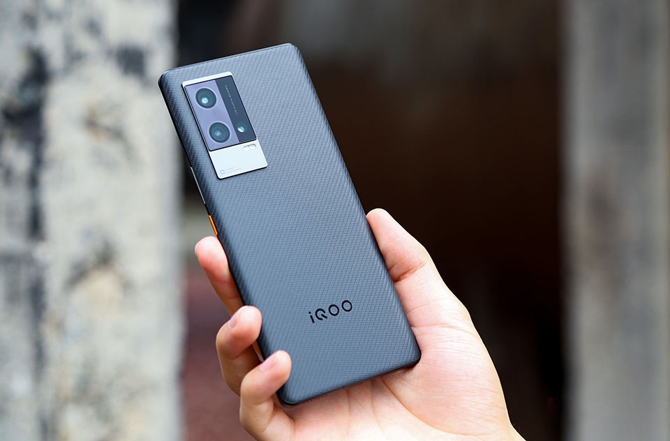 Camera iQOO 8 Pro cũng rất ấn tượng