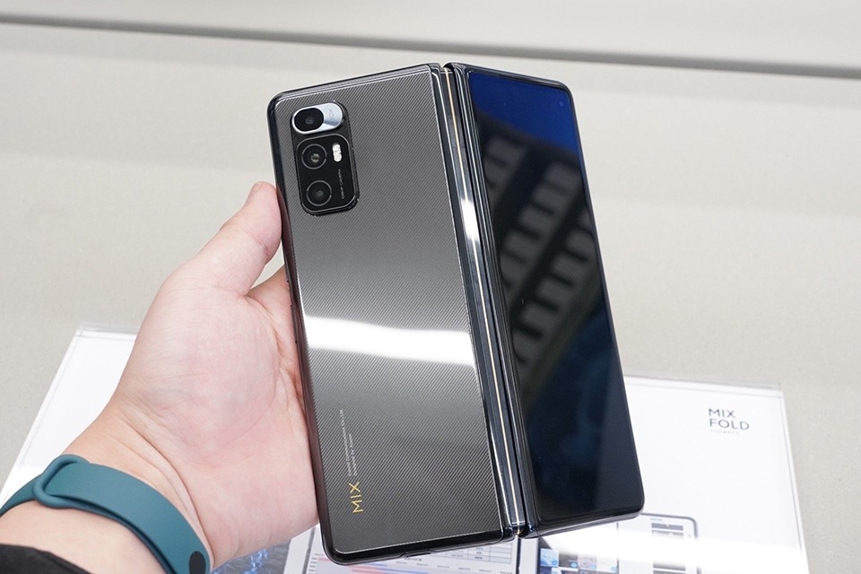 So sánh Xiaomi Mi Mix Fold vs Samsung Galaxy Z Fold3 (ảnh 6)