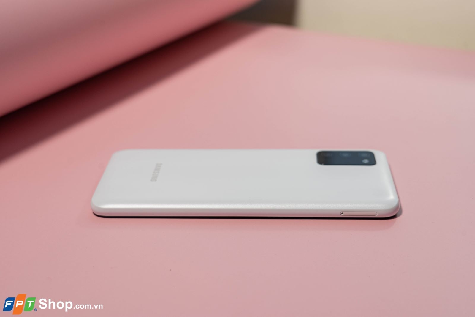 Trên tay Samsung Galaxy A03s: Cải tiến hiệu năng, thiết kế tinh tế, giá rẻ, phù hợp với mọi nhà