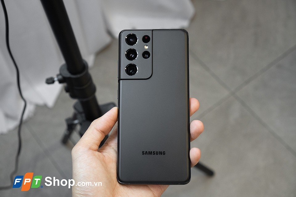 So sánh Samsung Galaxy Z Fold3 5G và Galaxy S21 Ultra 5G (ảnh 5) So sánh Samsung Galaxy Z Fold3 5G và Galaxy S21 Ultra 5G (ảnh 5)