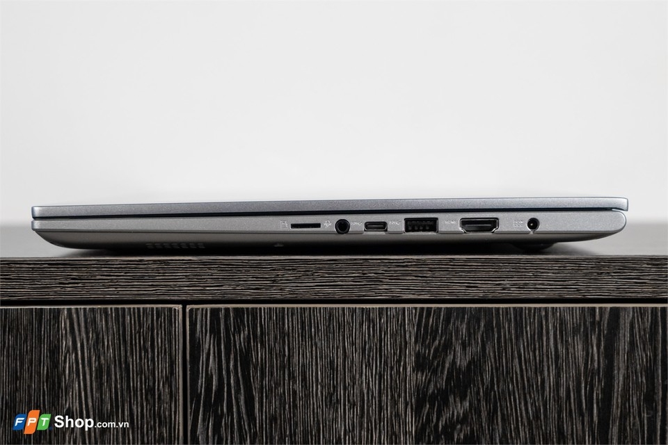 Trên tay ASUS VivoBook M513 OLED