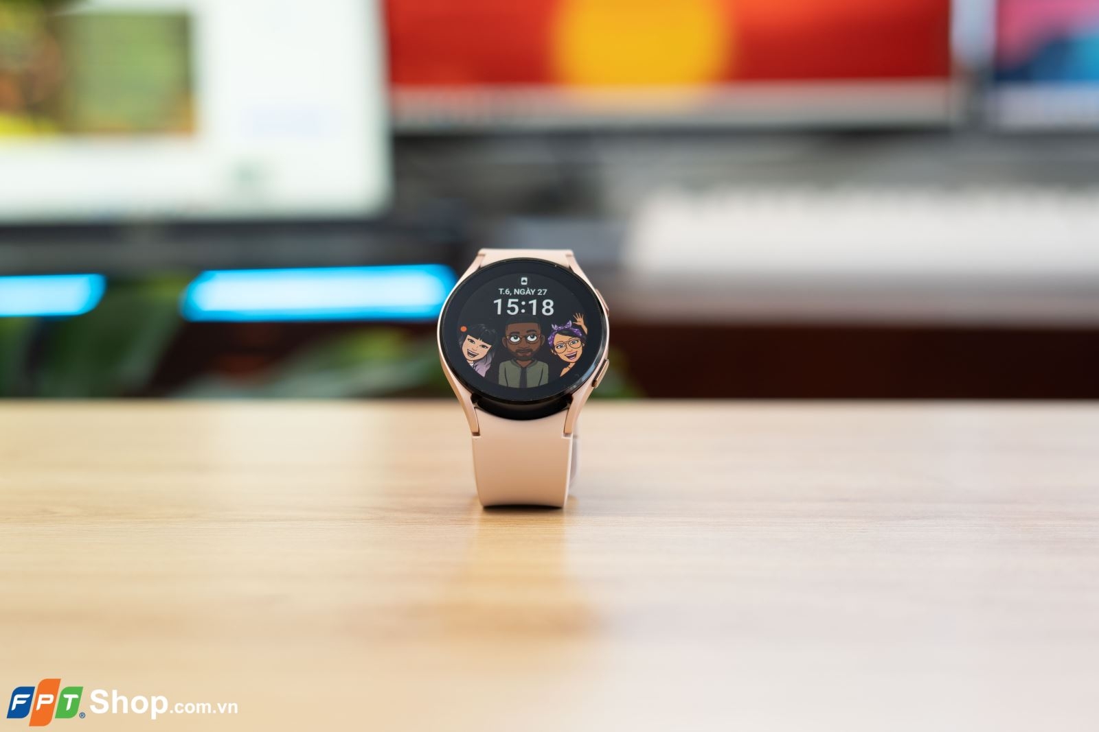 Trên tay Samsung Galaxy Watch4 tại VN: Thiết kế trẻ trung, đo được nhiều chỉ số sức khỏe, giá từ 6.49 triệu