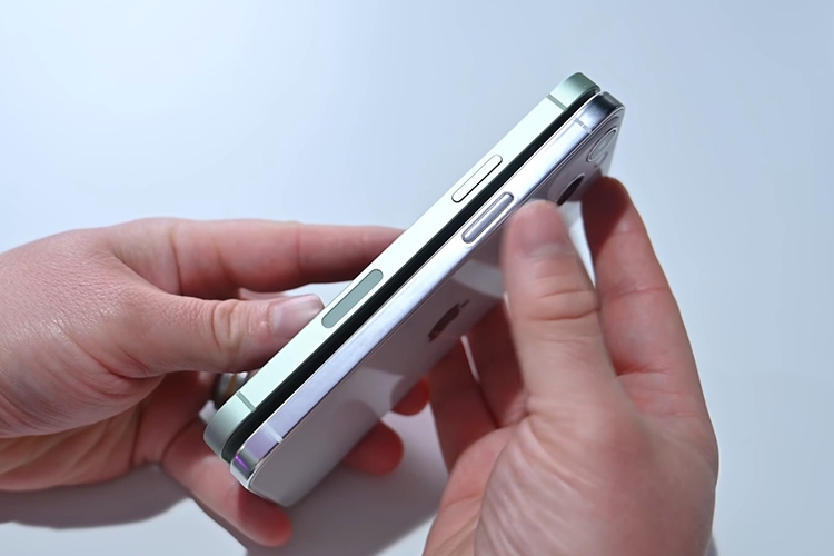 Trên tay iPhone 13 bản mẫu 5